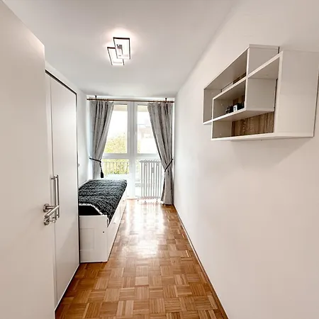 Appartement Moderne 110 M2 Grosse Gold Night Keulen